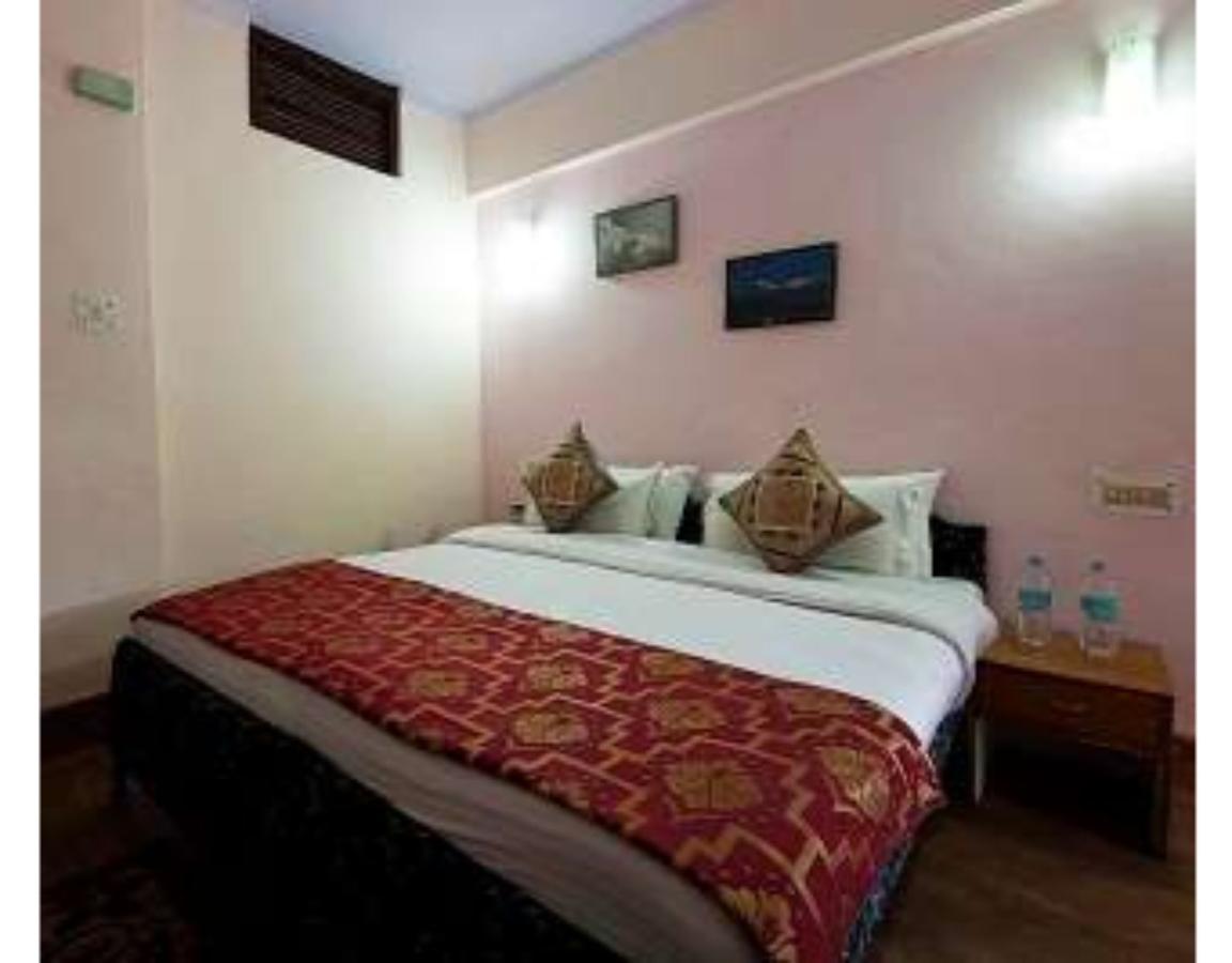 Anamika Hotel Nainital Extérieur photo