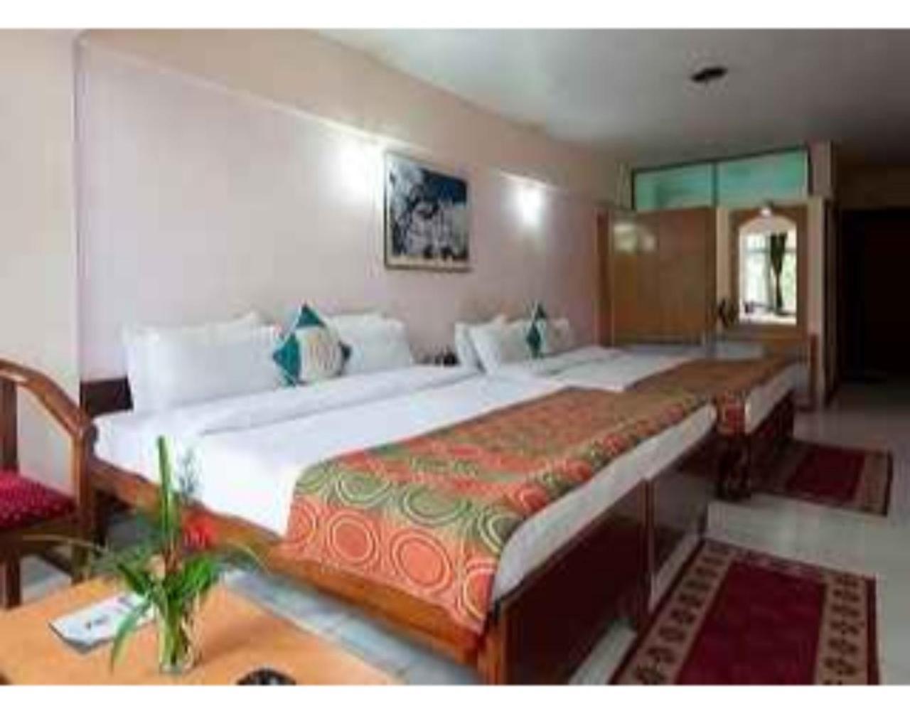 Anamika Hotel Nainital Extérieur photo
